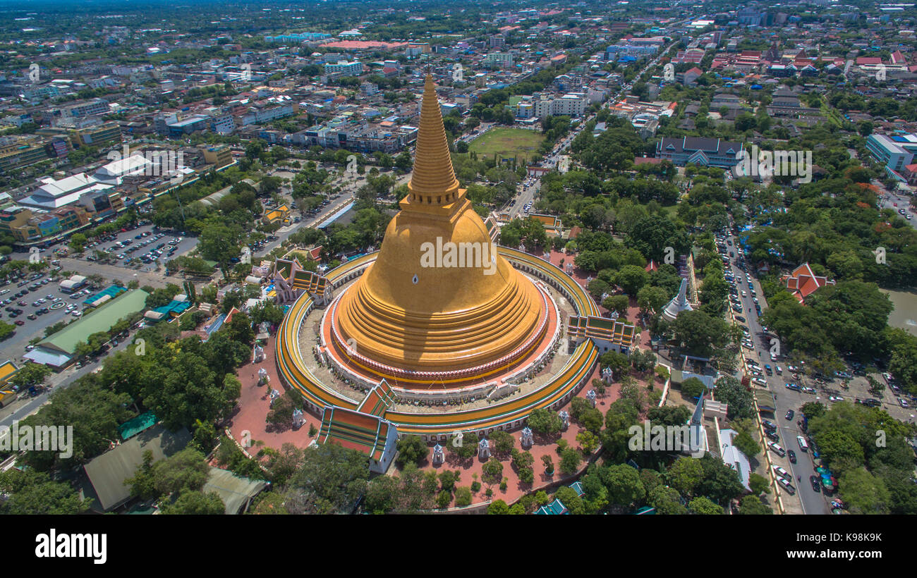 Phra Pathom Chedi Is The Great Yellow Pagoda In Nakorn Pathom It Is The Tallest Stupa In The World Stock Photo Alamy