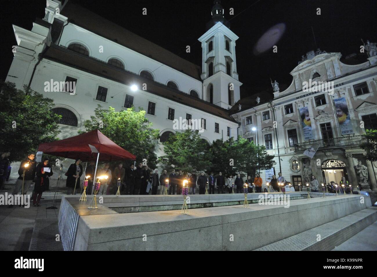 Brno, Czech Republic. 21st Sep, 2017. Happening World Peace Day (International Day of Peace) was held on the Moravian Square in Brno, Czech Republic, on September 21, 2017. Twenty-one of Brno known personalities light up torches for more than two dozen countries which are in the war. Credit: Igor Zehl/CTK Photo/Alamy Live News Stock Photo