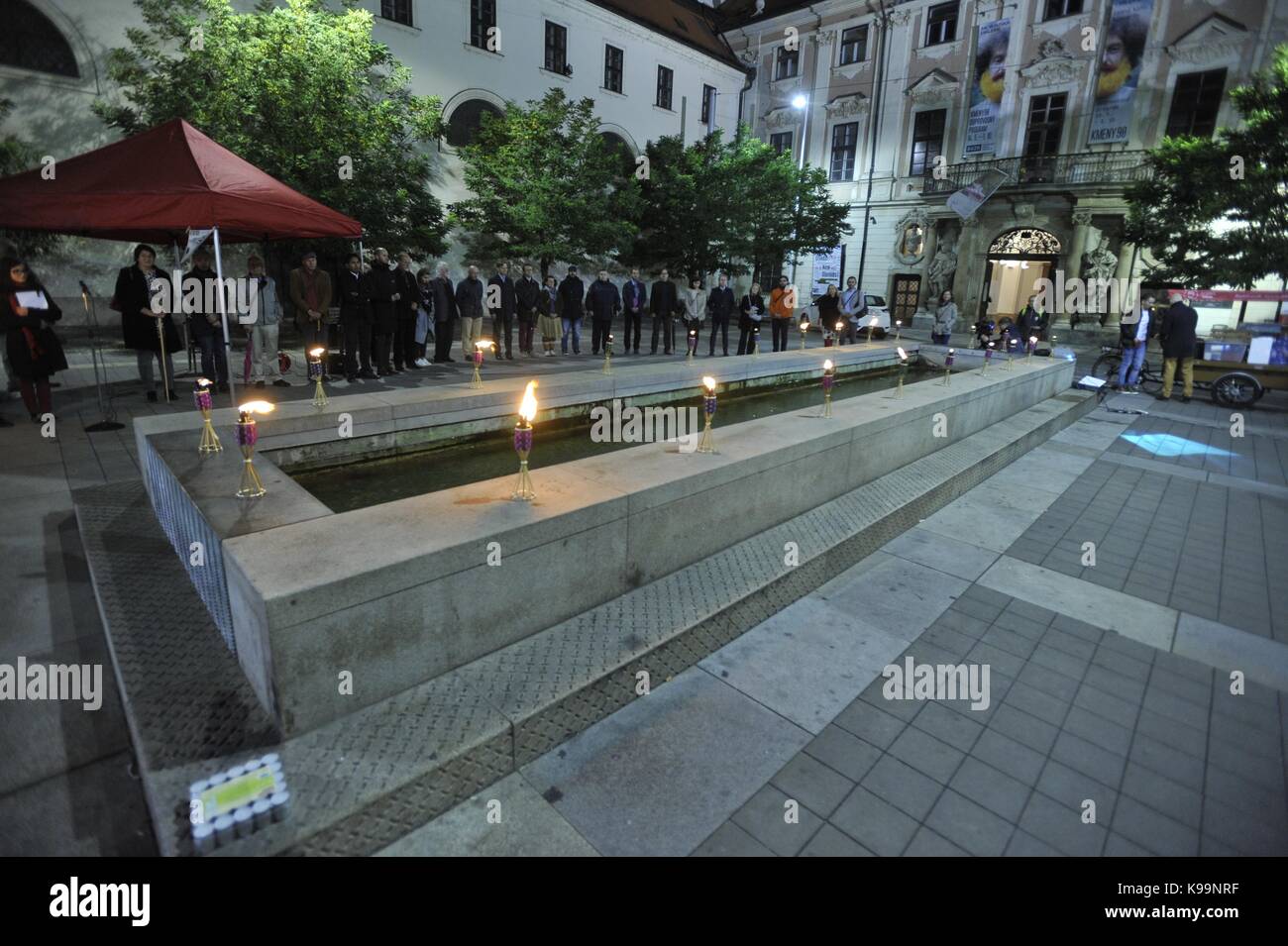 Brno, Czech Republic. 21st Sep, 2017. Happening World Peace Day (International Day of Peace) was held on the Moravian Square in Brno, Czech Republic, on September 21, 2017. Twenty-one of Brno known personalities light up torches for more than two dozen countries which are in the war. Credit: Igor Zehl/CTK Photo/Alamy Live News Stock Photo