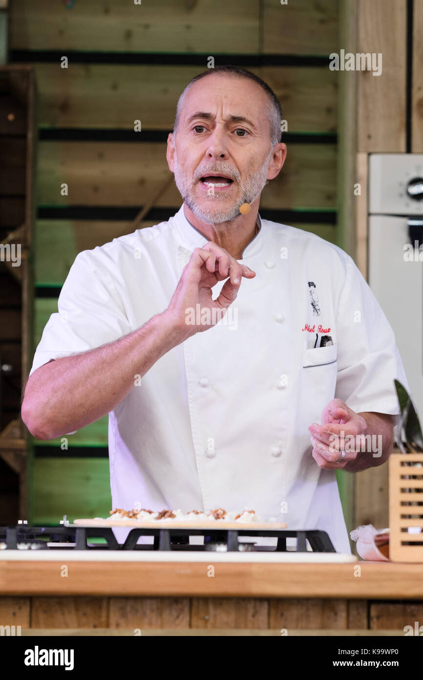 Michael roux jnr hi-res stock photography and images - Alamy