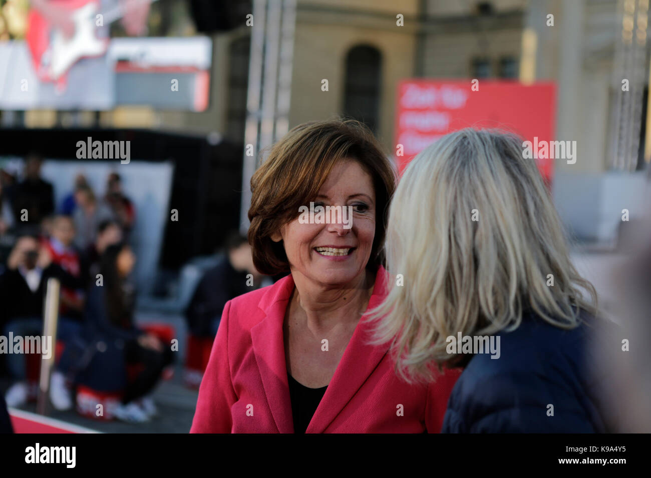 Berlin, Germany. 22nd Sep, 2017. Malu Dreyer, the Minister President of Rhineland-Palatinate, is pictured at the rally. The candidate for the German Chancellorship of the SPD (Social Democratic Party of Germany) was the main speaker at a large rally in the centre of Berlin, two days ahead of the German General Election. Credit: SOPA Images Limited/Alamy Live News Stock Photo