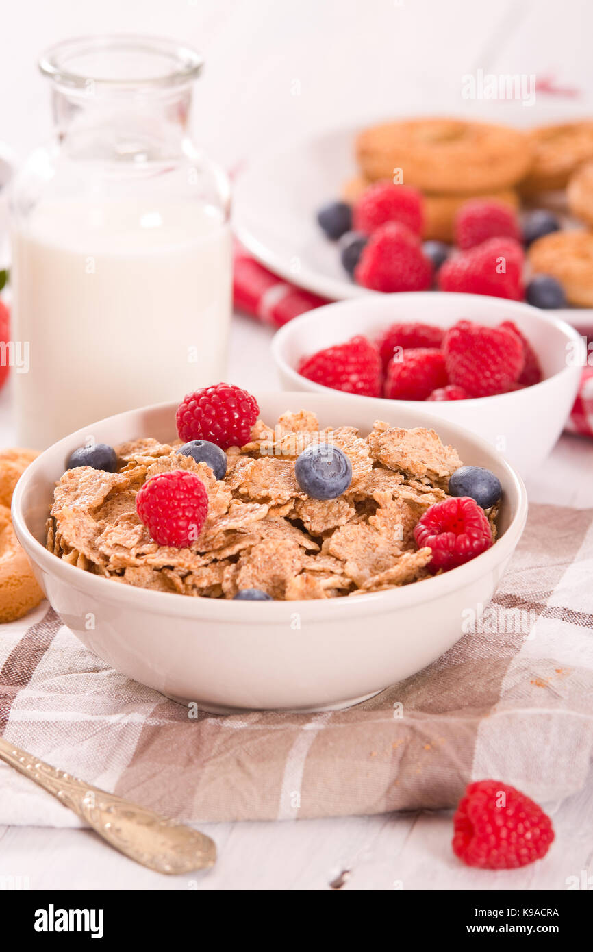 Breakfast with wholegrain cereals Stock Photo Alamy