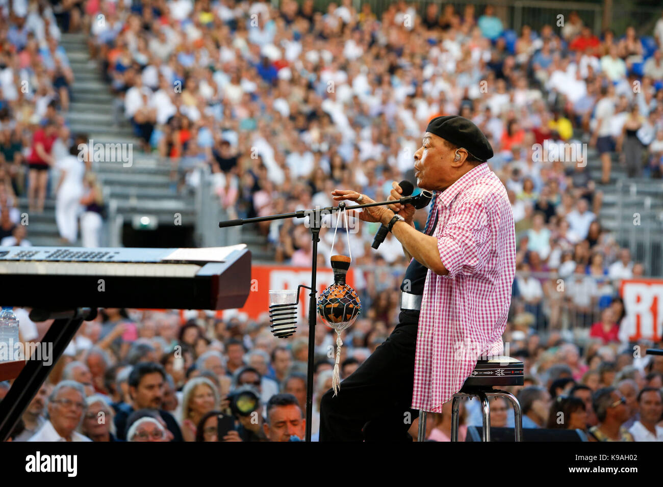 Al Jarreau on stage at the Antibes-Juan-les-Pins Jazz Festival, on  2015/07/17 Stock Photo - Alamy