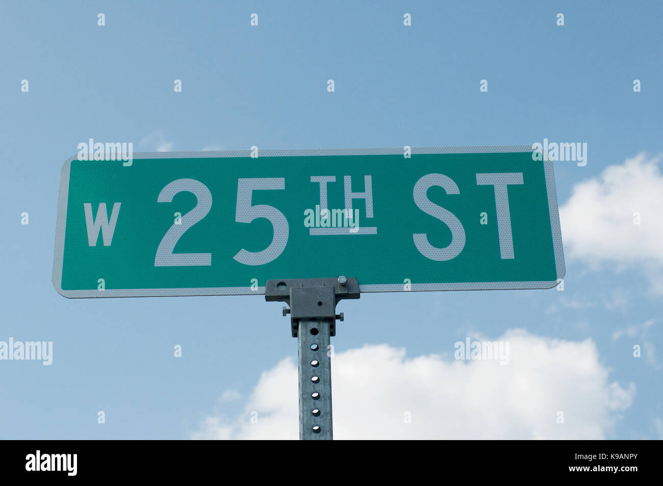 W 25th hi-res stock photography and images - Alamy