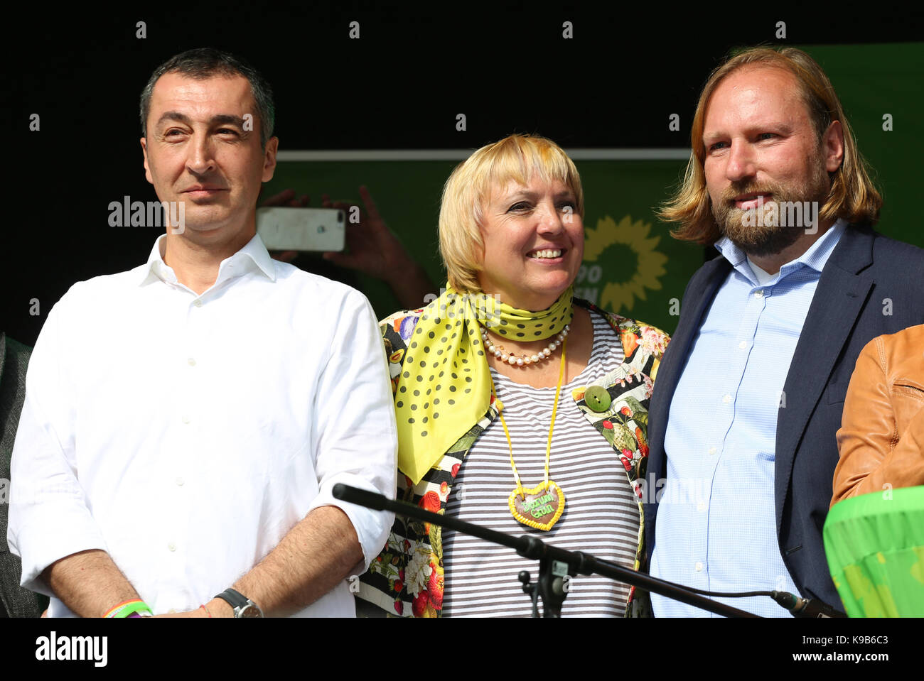 cem-ozdemir-and-claudia-roth-high-resolution-stock-photography-and