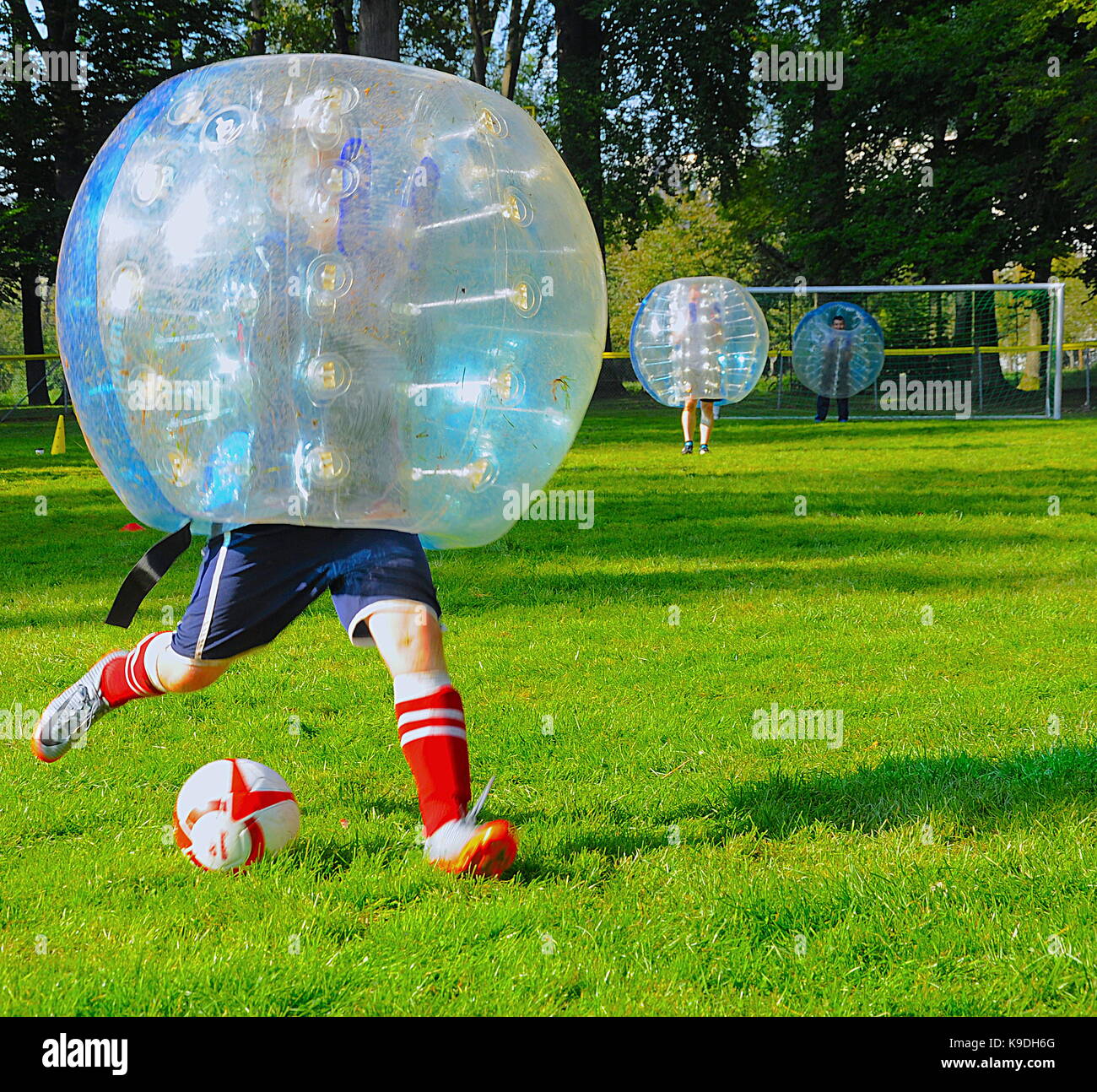 530+ Bubble Football Game fotos de stock, imagens e fotos royalty