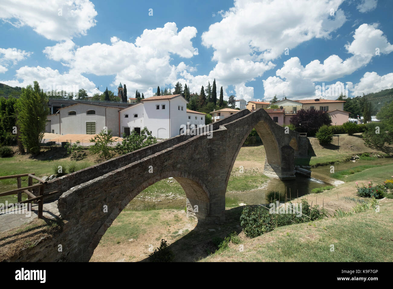 Modigliana (Forli Cesena, Emilia Romagna, Italy): the medieval bridge known as Ponte di San Donato, or Ponte della Signora Stock Photo