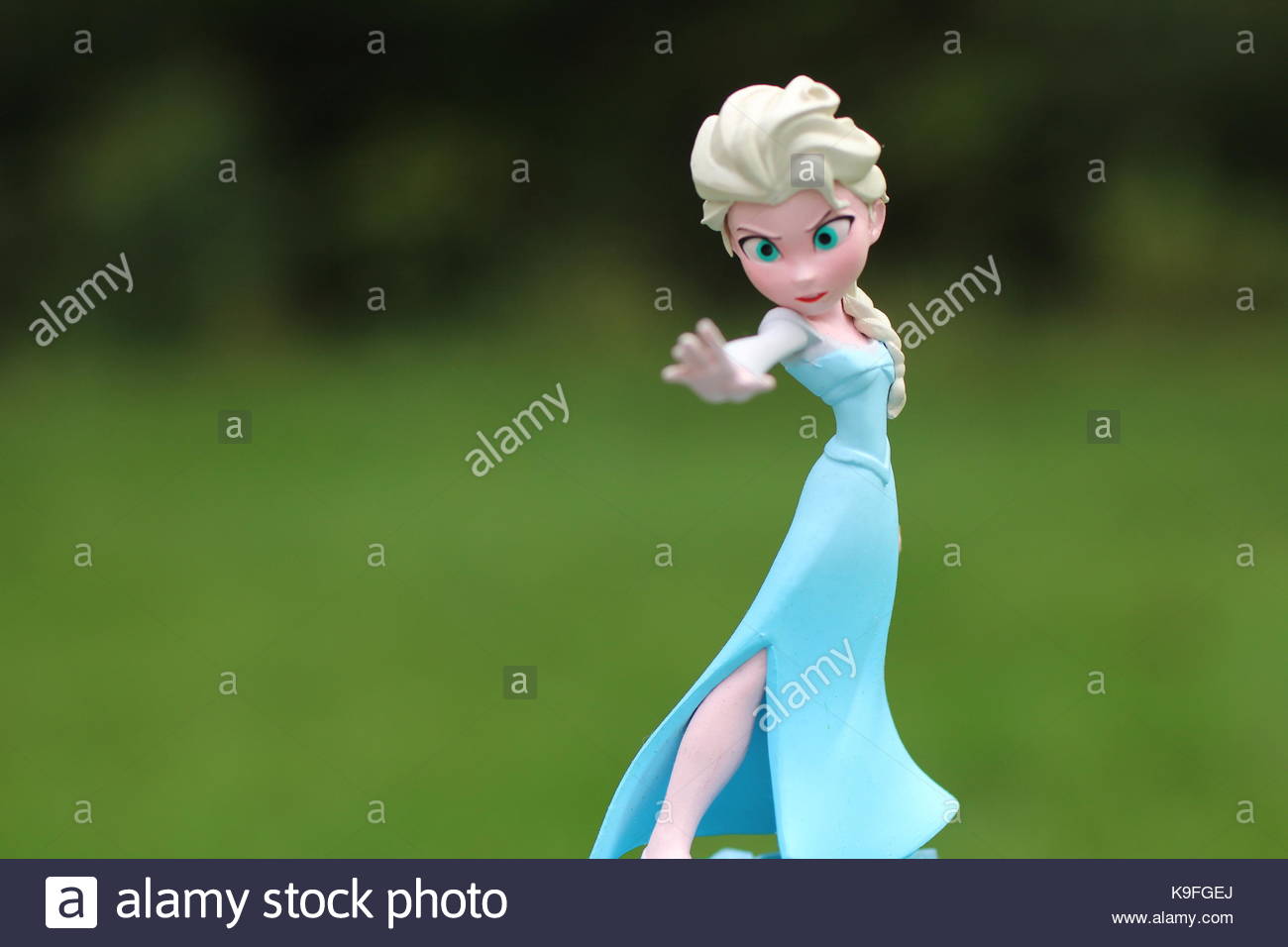 Elsa Frozen Movie High Resolution Stock Photography and Images Alamy