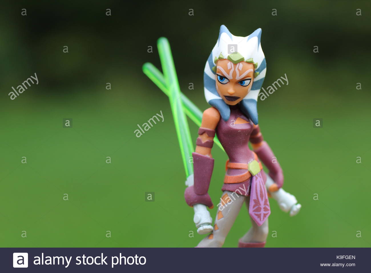 44+ Ahsoka Tano Green Lightsaber Wallpaper Pics