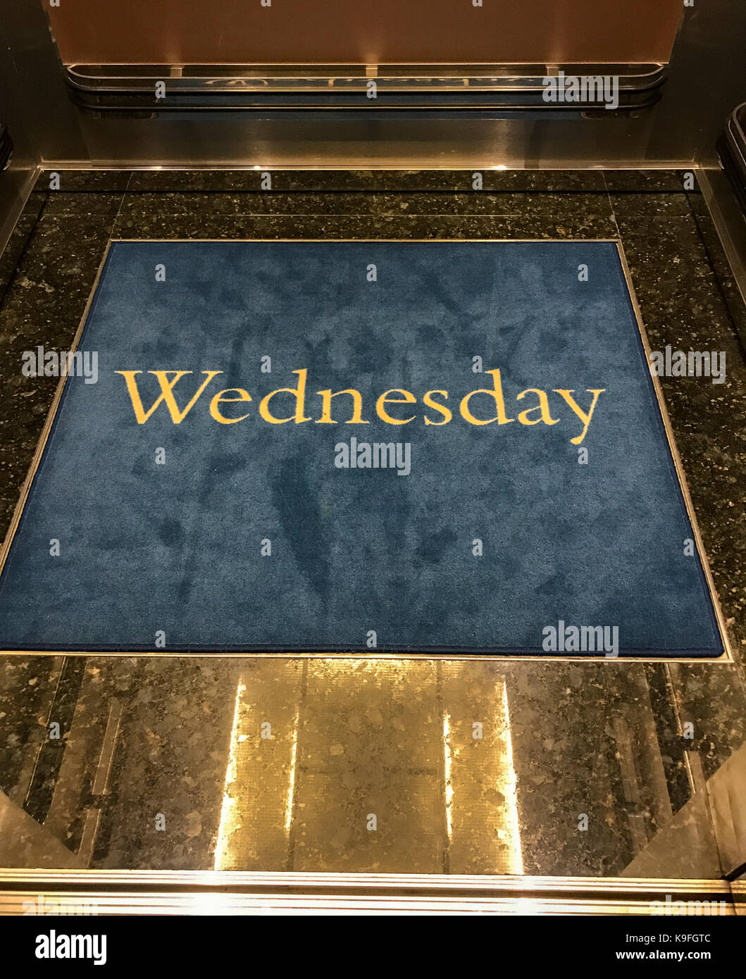 Elevator floor hi-res stock photography and images - Alamy