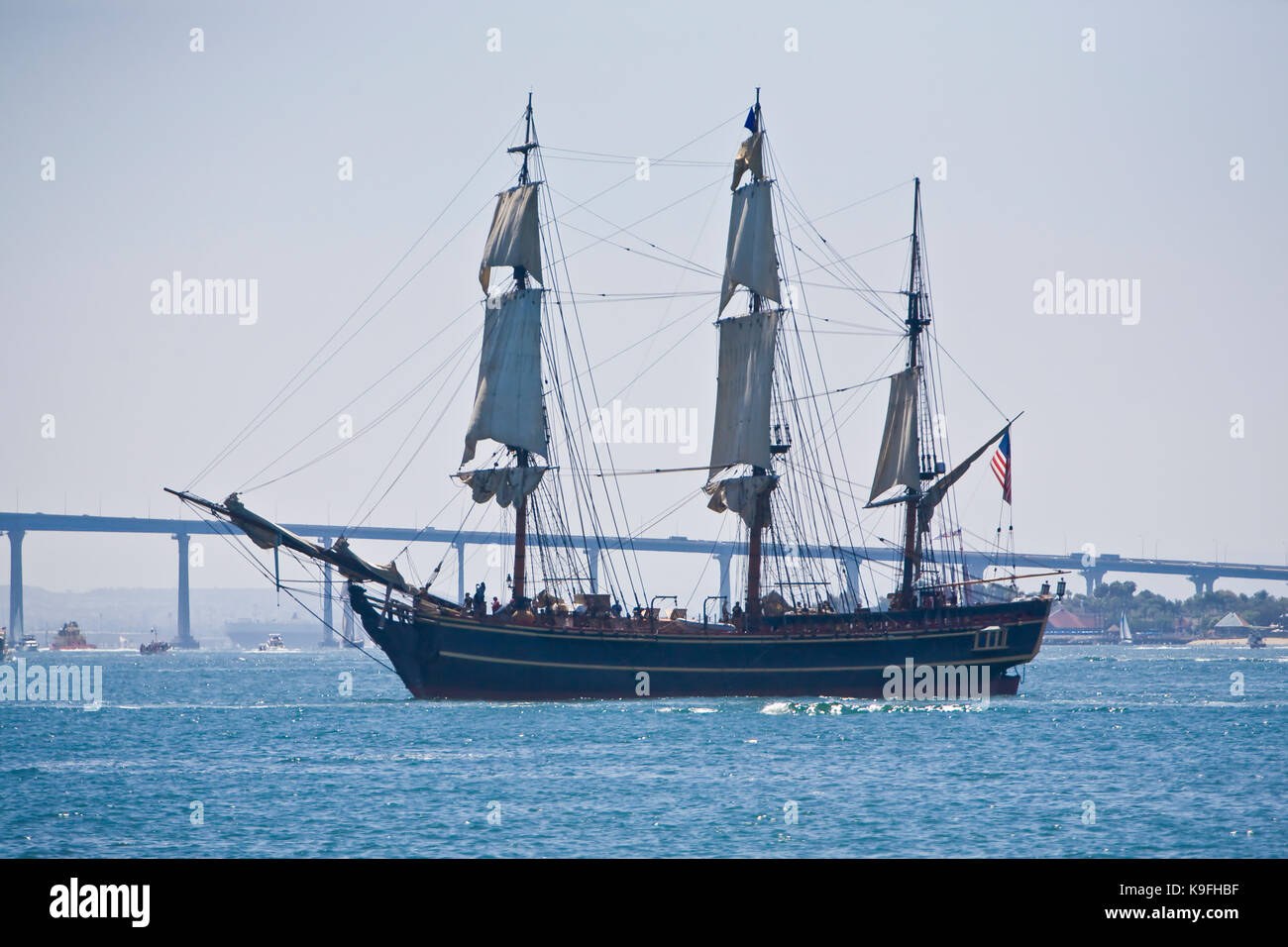 Hms bounty ship hi-res stock photography and images - Alamy
