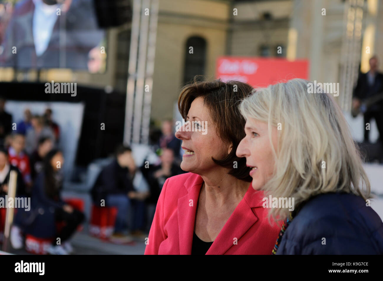 Berlin, Germany. 22nd Sep, 2017. Malu Dreyer, the Minister President of Rhineland-Palatinate, is pictured at the rally. The candidate for the German Chancellorship of the SPD (Social Democratic Party of Germany) was the main speaker at a large rally in the centre of Berlin, two days ahead of the German General Election. Credit: Michael Debets/Pacific Press/Alamy Live News Stock Photo