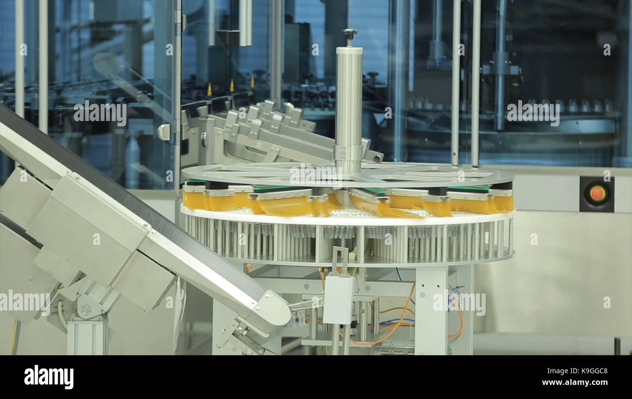 Pharmaceutics. Line machine conveyer for packaging glass bottles