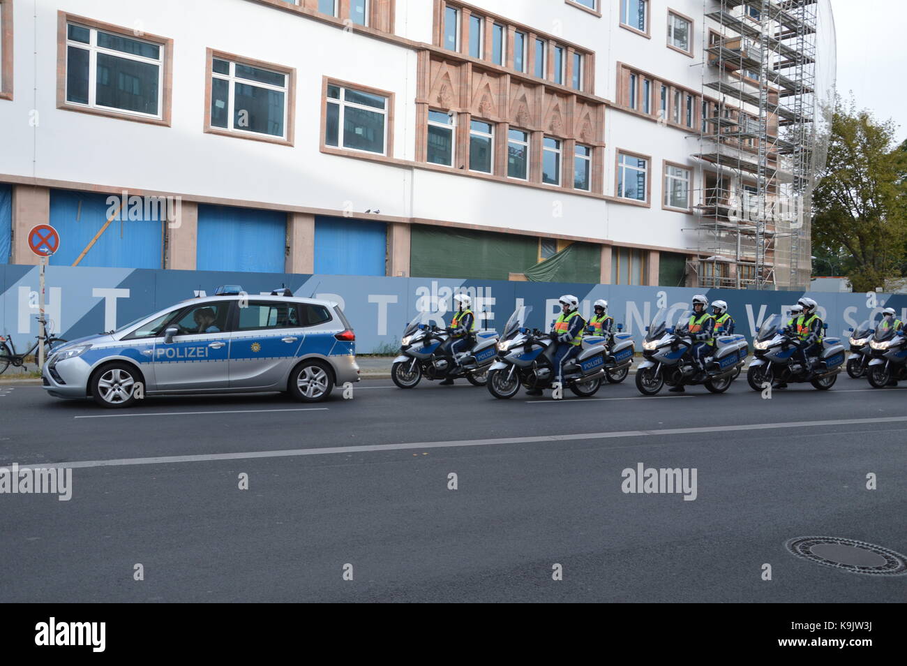 Berlin, Germany. 23rd Sep, 2017. Police on alert because of several simultaneausly mega-events (elections, marathon, football) in Berlin, Germany Credit: Markku Rainer Peltonen/Alamy Live News Stock Photo