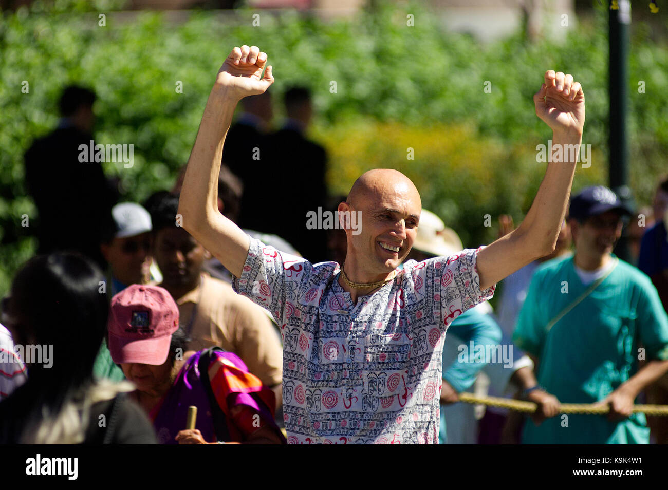 Philadelphia, PA., USA. 23rd September, 2017. Parade of Chariots, pulled in procession by participant over Benjamin Franklin Parkway, in the direction of Eakins Oval, in Philadelphia, PA, on September 23, 2017. Participating in the parade are members of International Society For Krishna Consciousness as well as locals representing the Indian culture and heritage. Stock Photo