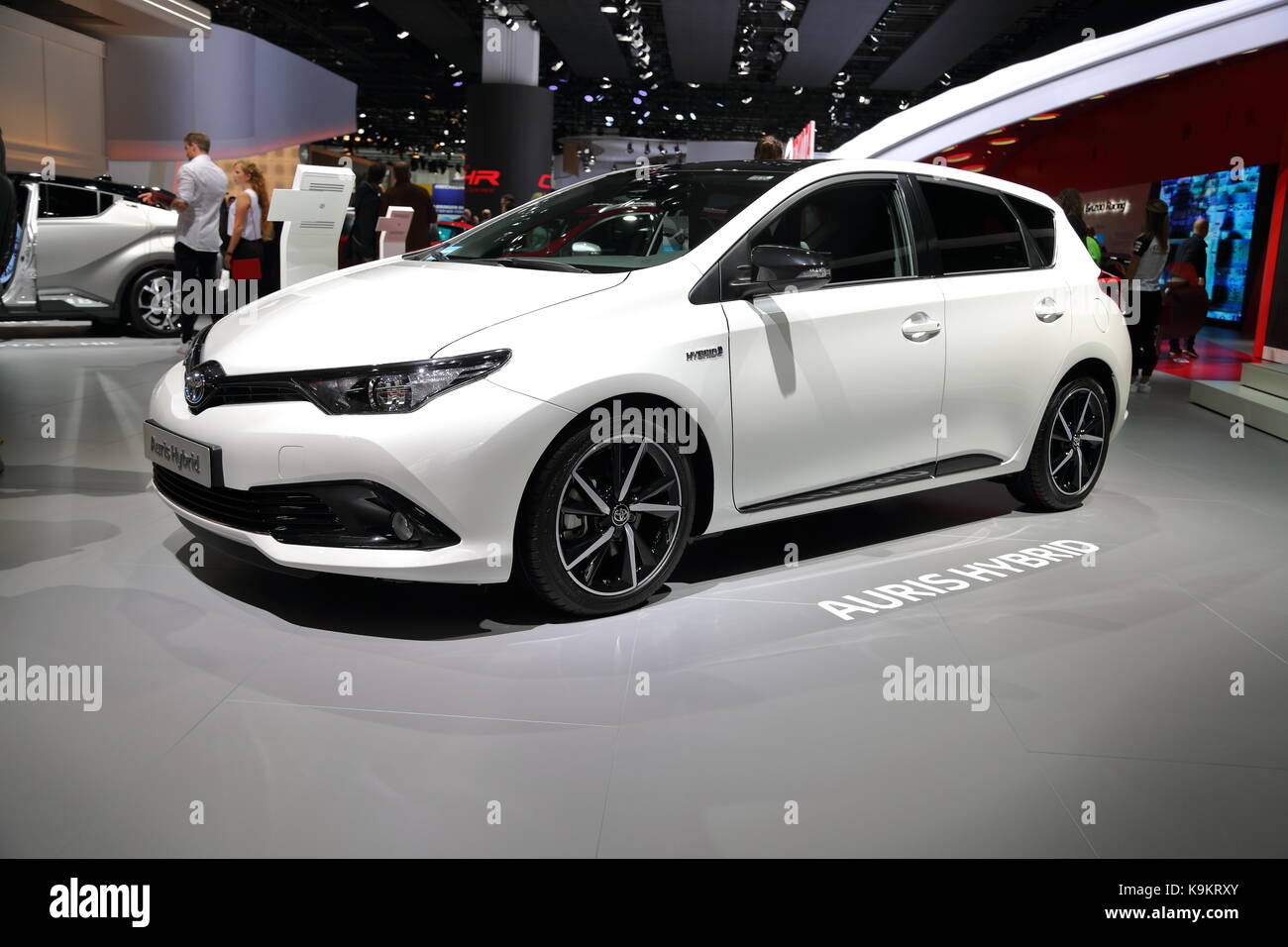 Toyota Debuts New Auris Compact Hatchback and Wagon for Europe [2012 Paris  Auto Show]