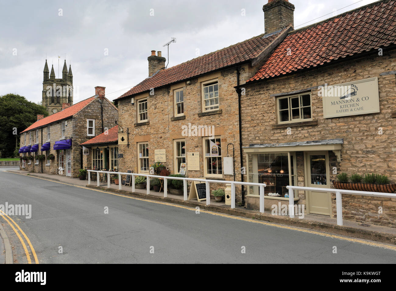 traditional-stone-cottages-helmsley-village-north-york-moors-national