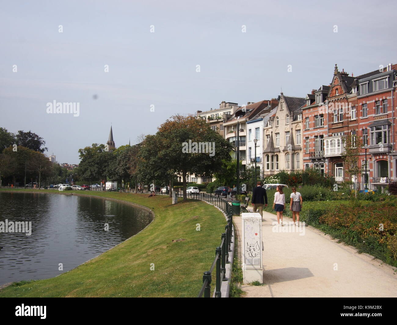 Lake side pathway hi-res stock photography and images - Alamy