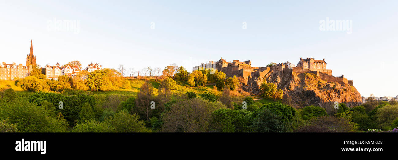 Schottland, Edinburgh, Stadtansicht, Altstadt, Castlehill, Esplanade und Edinburgh Castle, Burg, Burganlage, Befestigungsanlage, Wahrzeichen Stock Photo