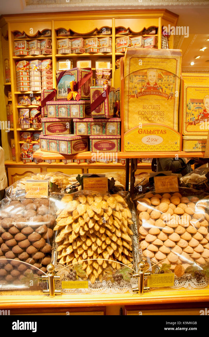 Cake shop, indoor view. Madrid, Spain Stock Photo Alamy