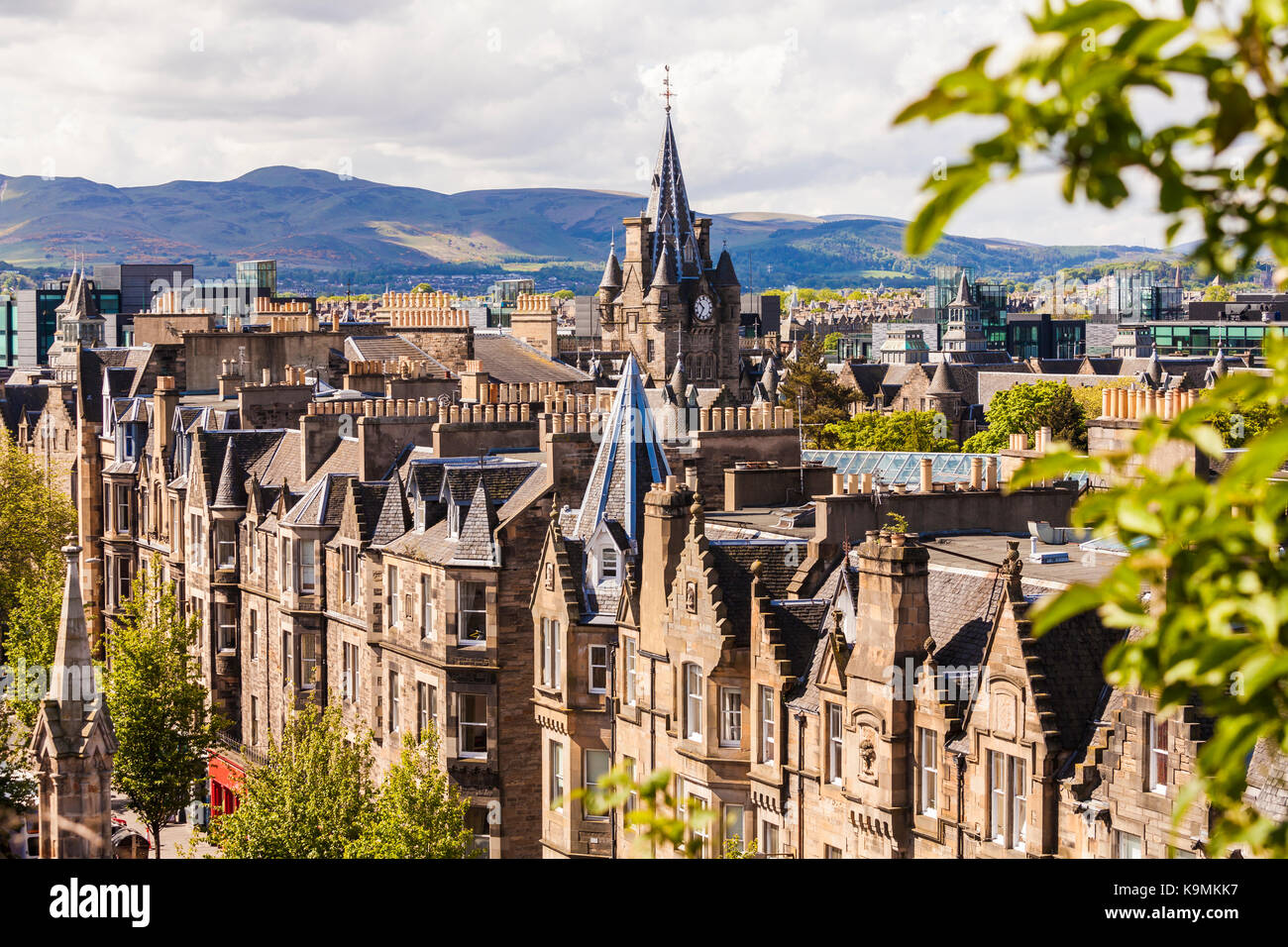 Schottland, Edinburgh, Stadtansicht, Altstadt, typische Häuser in der Forrest Road, Häuserreihe Stock Photo