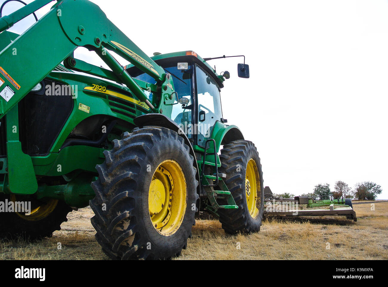John deere tractor at work hi-res stock photography and images - Alamy