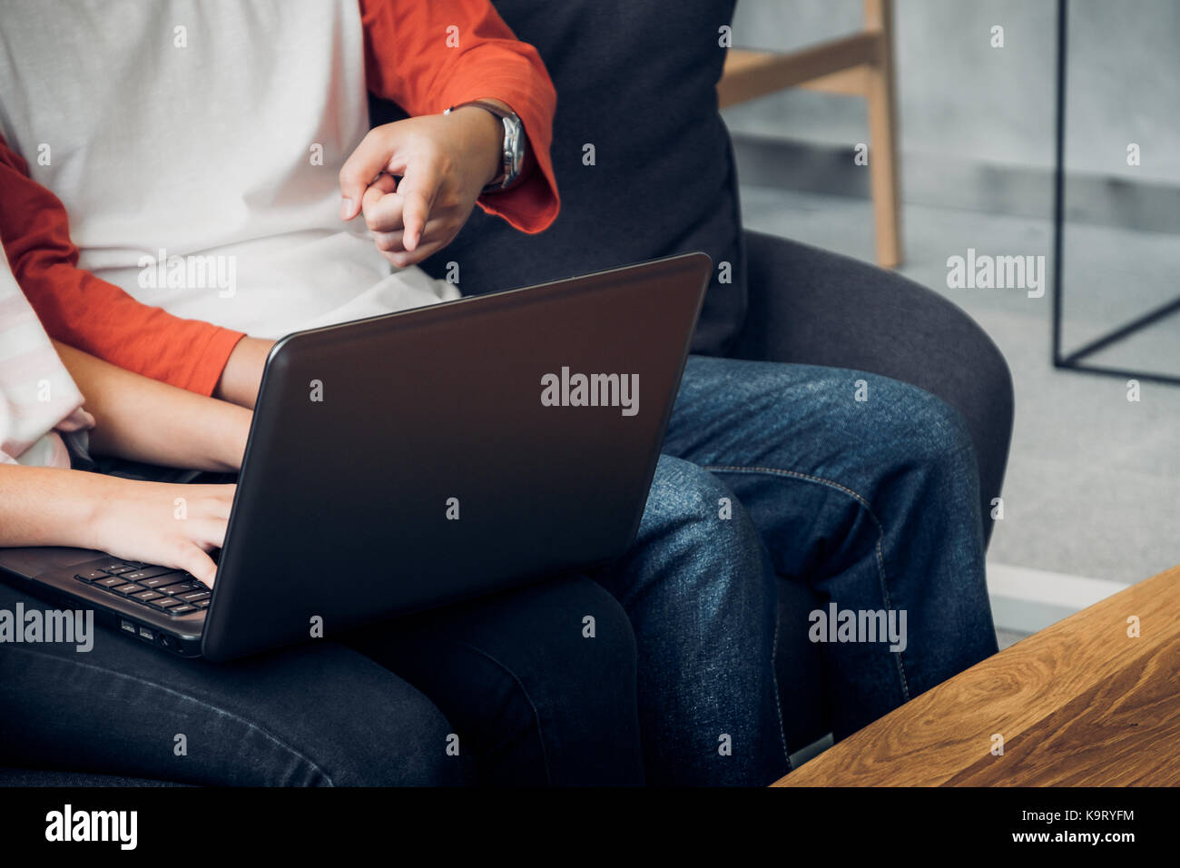 Students working computer library hi-res stock photography and images ...