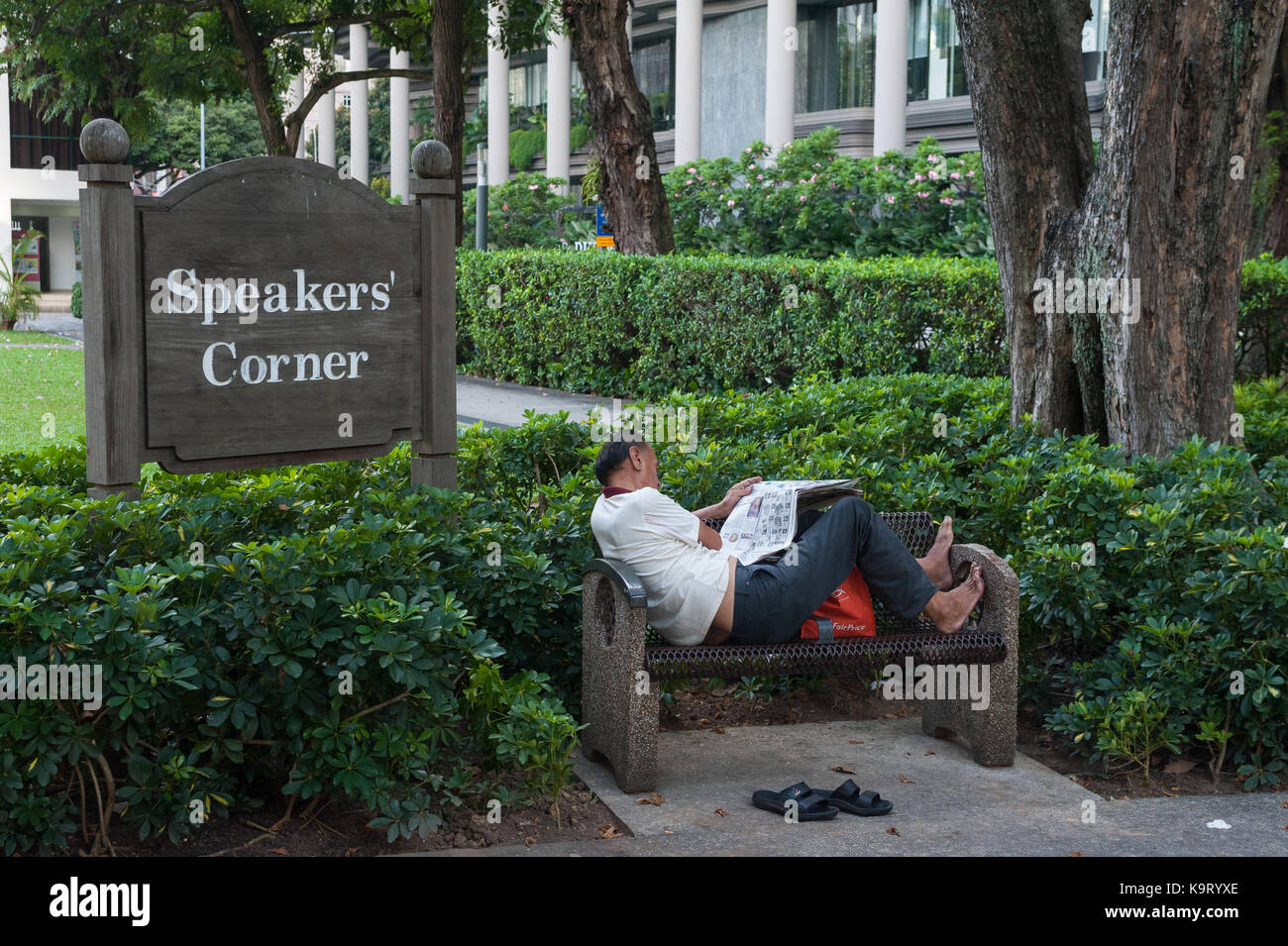 31.08.2017, Singapore, Republic of Singapore, Asia A man sits on a