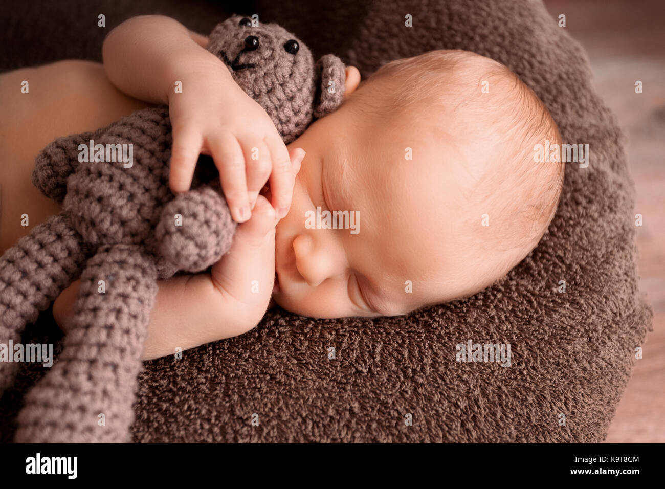 Newborn Posing | Most Popular Newborn Photography Poses