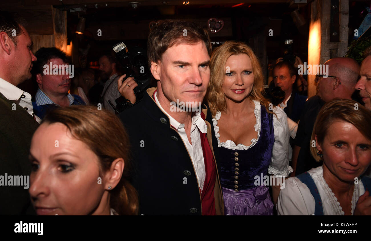 The actress Veronica Ferres and her husband Carsten Maschmeyer (L) can