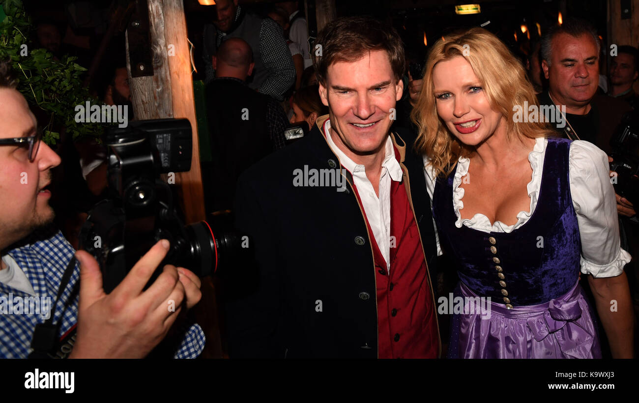 The actress Veronica Ferres and her husband Carsten Maschmeyer (L) can