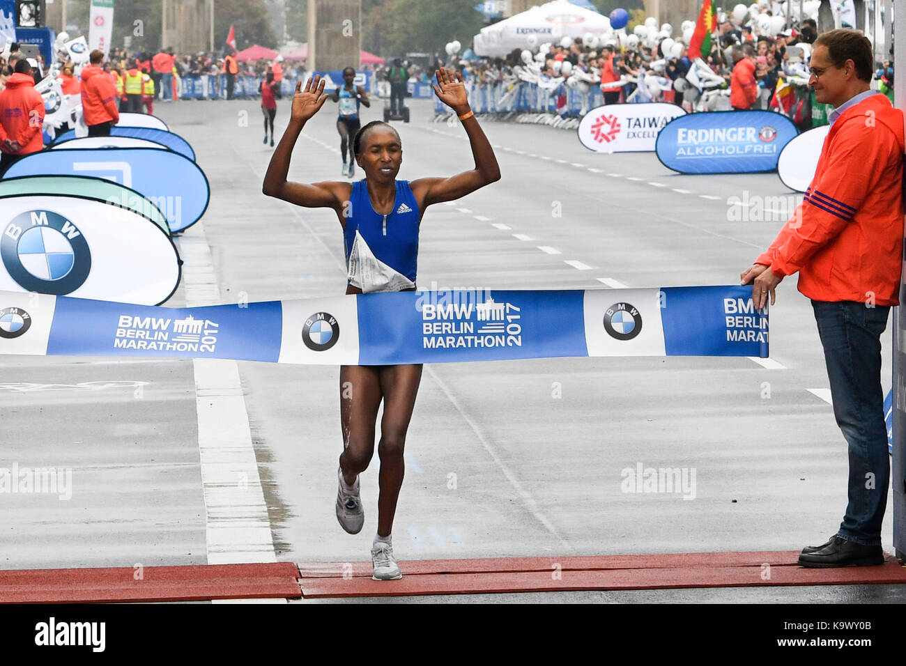 Berlin, Germany. 24th September, 2017. 2017 Berlin Marathon women's winner Gladys Cherono (Kenuya) set a time of 2:20:23. Credit: Paul Velasco/Alamy Live News Stock Photo