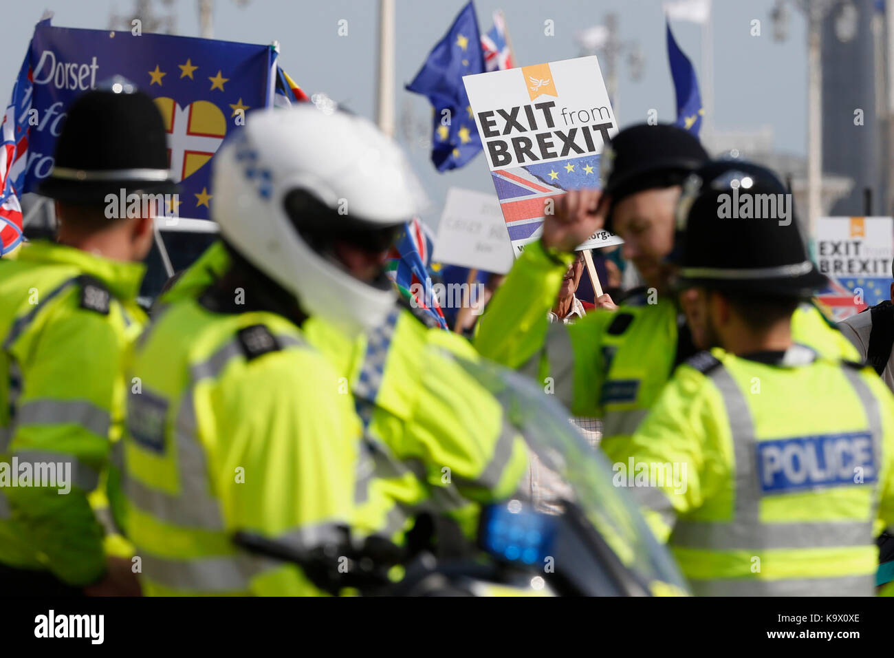 Brighton, UK. 24th September, 2017. Pro European Union supporters demonstrate during a protest against Brexit in Brighton, UK, Sunday, September 24, 2017. Protesters rallied outside the annual Labour Party Conference being held in Brighton and attended by the opposition leader Jeremy Corbyn. Photograph : Credit: Luke MacGregor/Alamy Live News Stock Photo