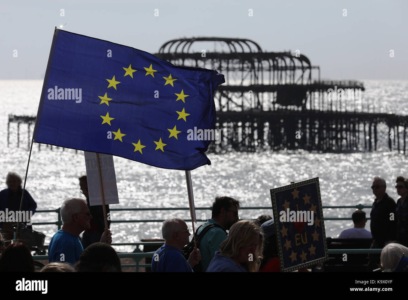 Brighton, UK. 24th September, 2017. Pro European Union supporters demonstrate in front of the West Pier during a protest against Brexit in Brighton, UK, Sunday, September 24, 2017. Protesters rallied outside the annual Labour Party Conference being held in Brighton and attended by the opposition leader Jeremy Corbyn. Photograph : Credit: Luke MacGregor/Alamy Live News Stock Photo