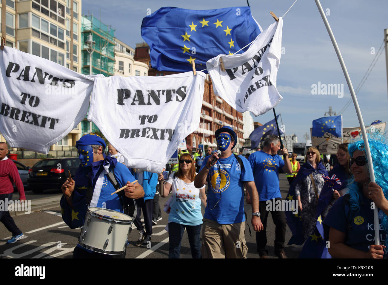 Brighton, UK. 24th September, 2017. Pro European Union supporters demonstrate during a protest against Brexit in Brighton, UK, Sunday, September 24, 2017. Protesters rallied outside the annual Labour Party Conference being held in Brighton and attended by the opposition leader Jeremy Corbyn. Photograph : Credit: Luke MacGregor/Alamy Live News Stock Photo