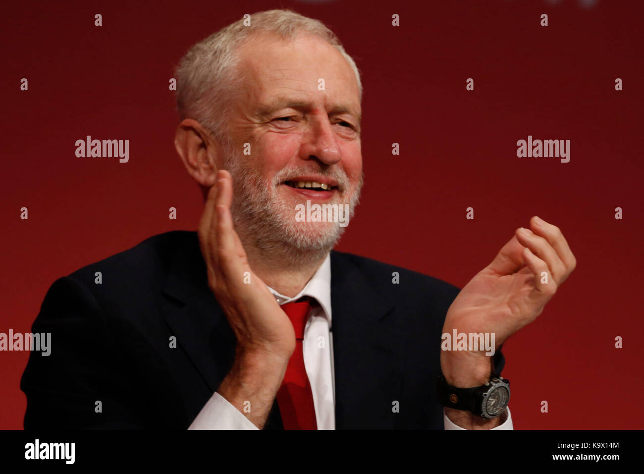 Brighton, UK. 24th September, 2017. Jeremy Corbyn, leader of Britain's opposition Labour party applauds during the annual Labour Party Conference in Brighton, UK Sunday, September 24, 2017. Photograph : Credit: Luke MacGregor/Alamy Live News Stock Photo