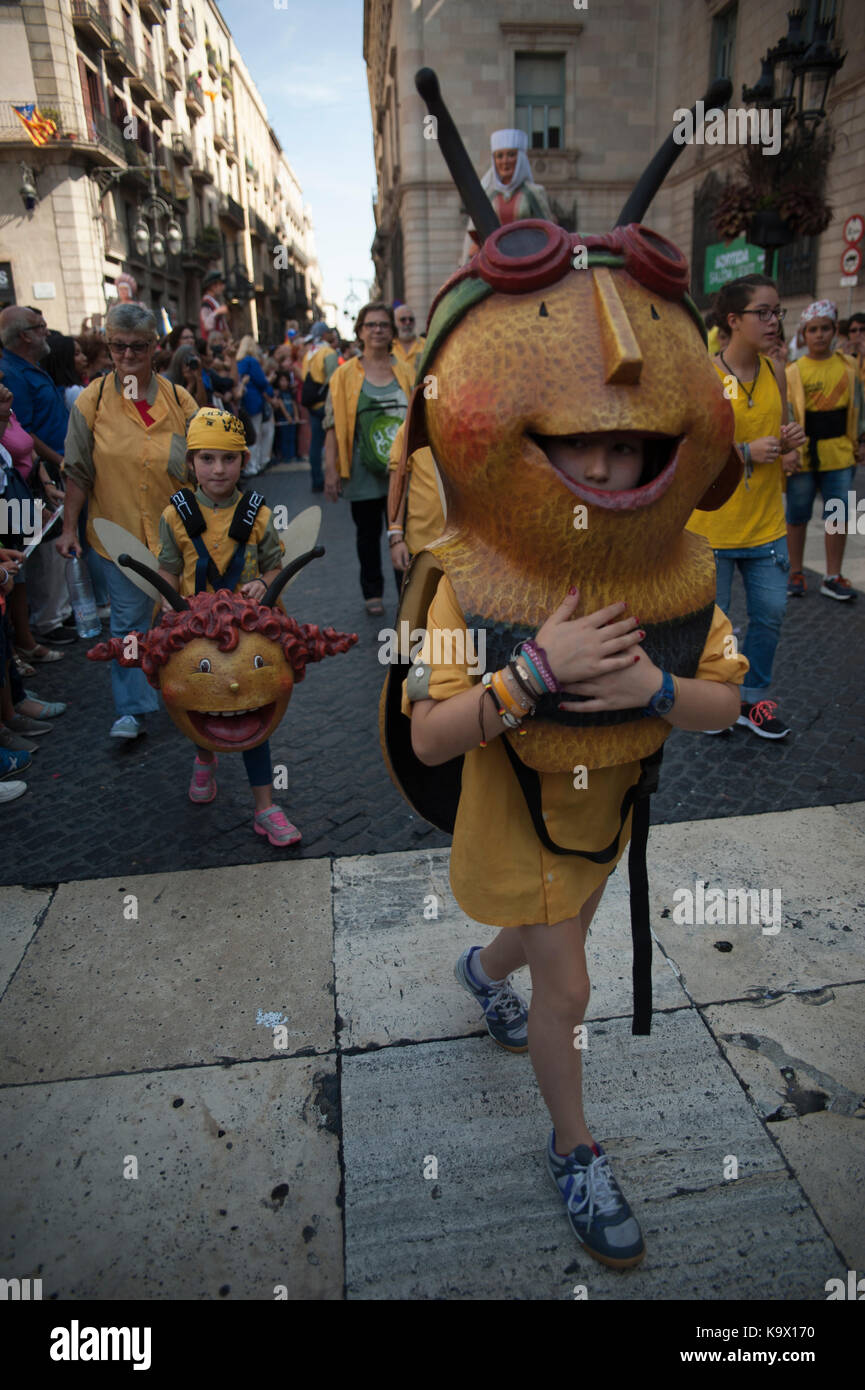 Spain. September 24th, 2017. Giants and big heads go dancing in the streets of Barcelona to the sound of drums. Credit: Charlie Perez/Alamy Live News Stock Photo