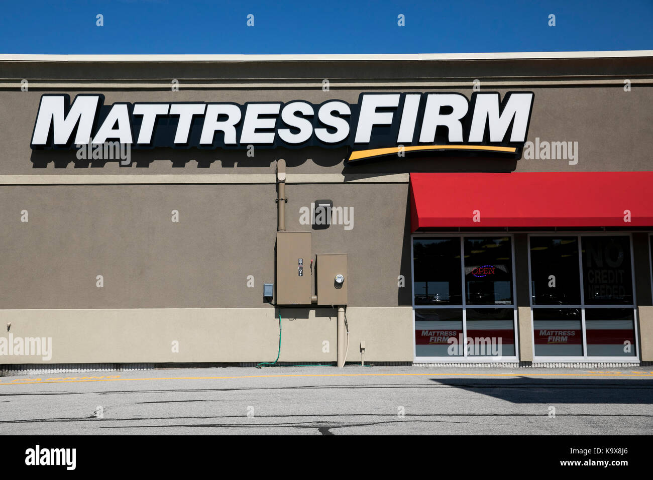 A logo sign outside of a TJ Maxx retail store in Columbia, Maryland on  April 13, 2018 Stock Photo - Alamy