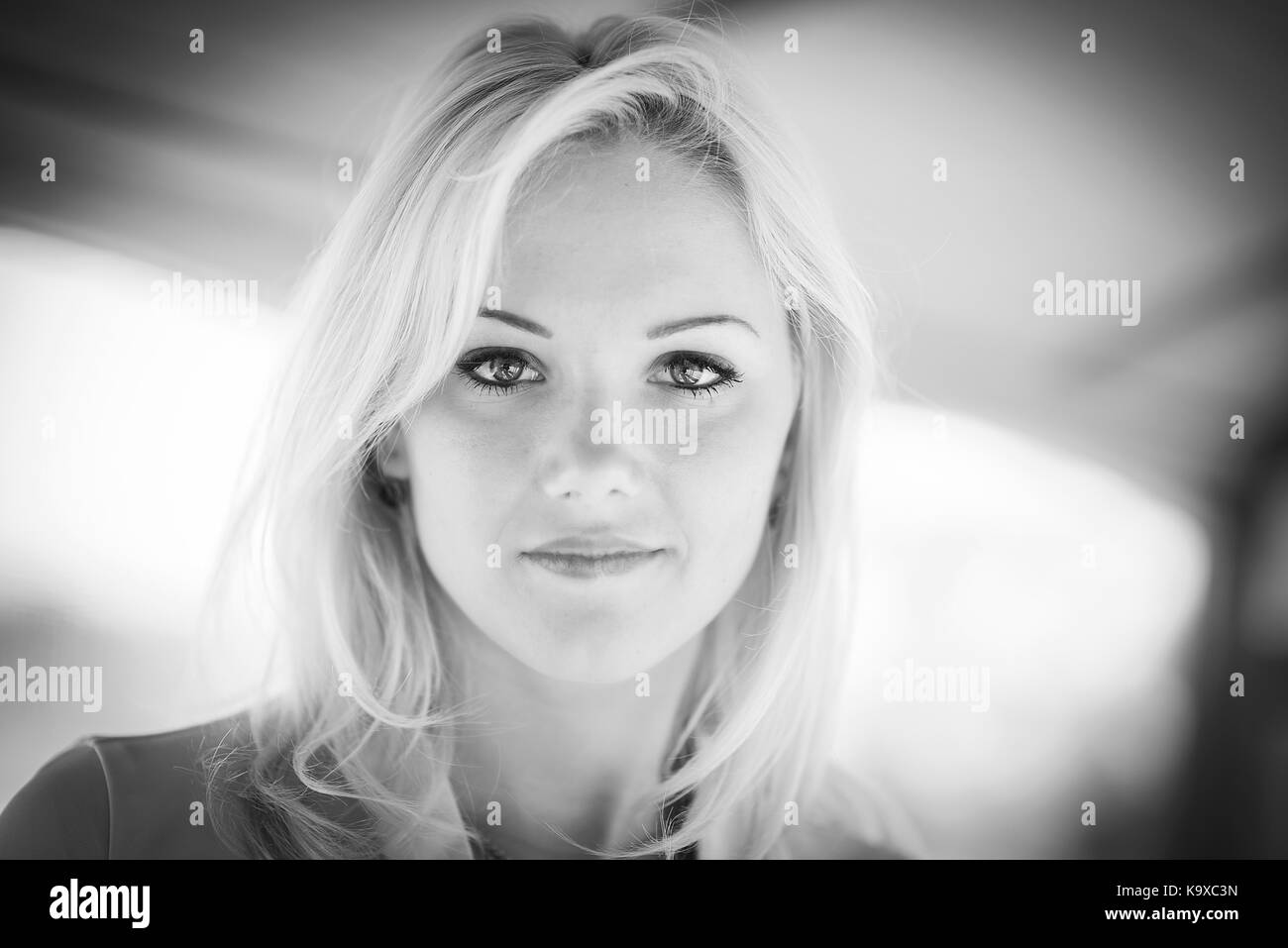 Black and white portrait of beautiful young woman Stock Photo - Alamy