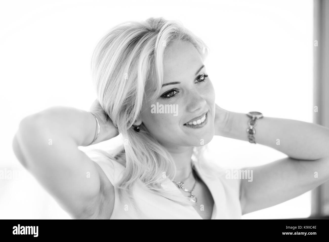 Black and white portrait of beautiful young woman Stock Photo - Alamy