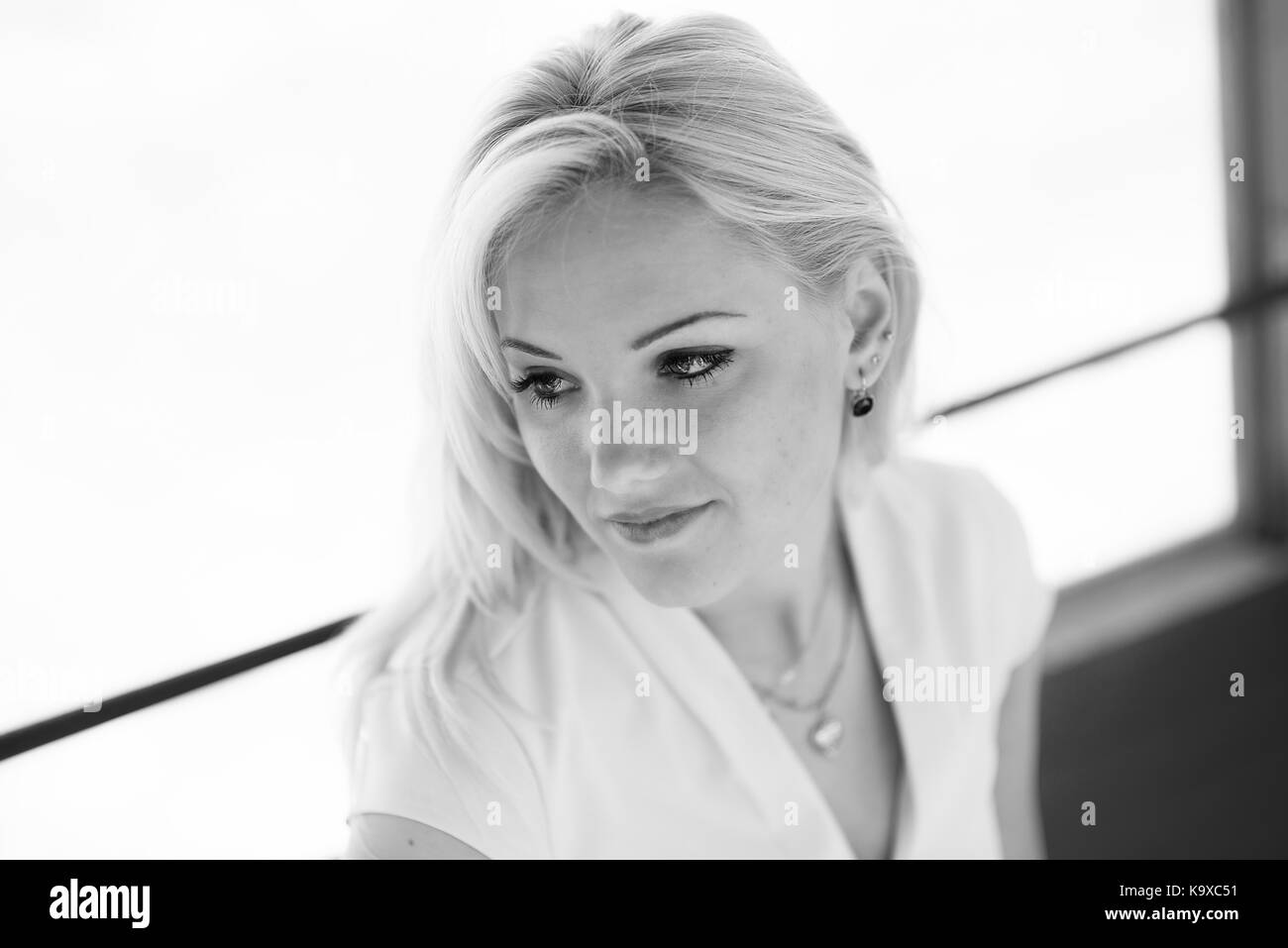 Black and white portrait of beautiful young woman Stock Photo - Alamy