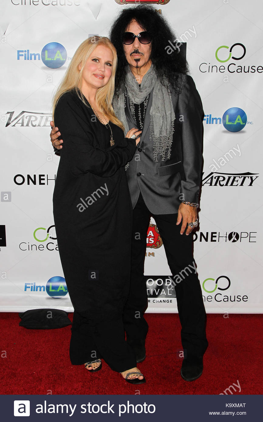 Olivia Newton-John (born 1948) photo Matt Barber (born 1983) foto