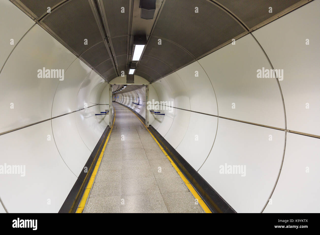 Underground walkway tunnel, empty, at London Bridge tube station Stock Photo