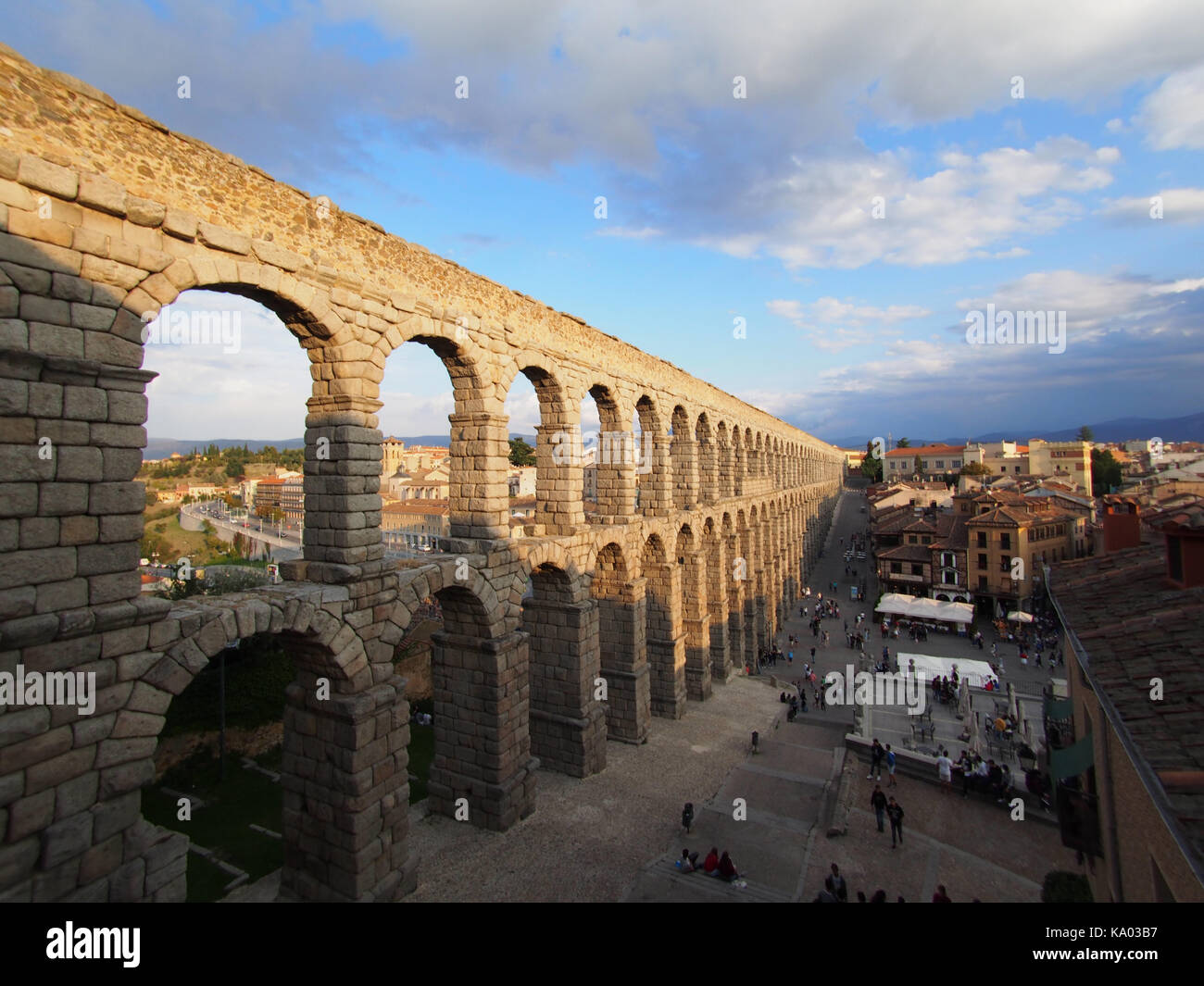 The Roman aqueduct at Segovia Stock Photo - Alamy