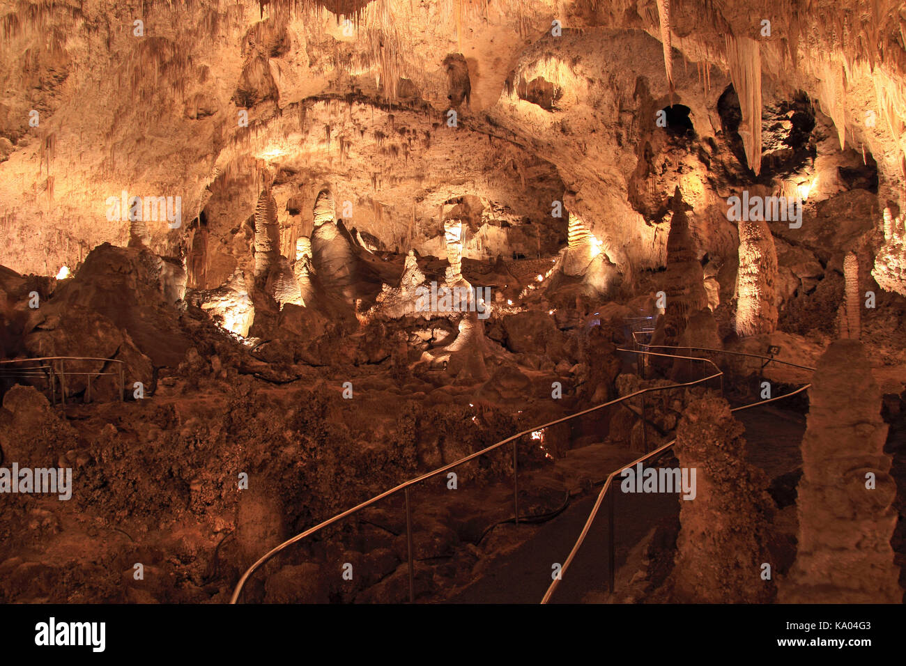 Carlsbad caverns big room hires stock photography and images Alamy