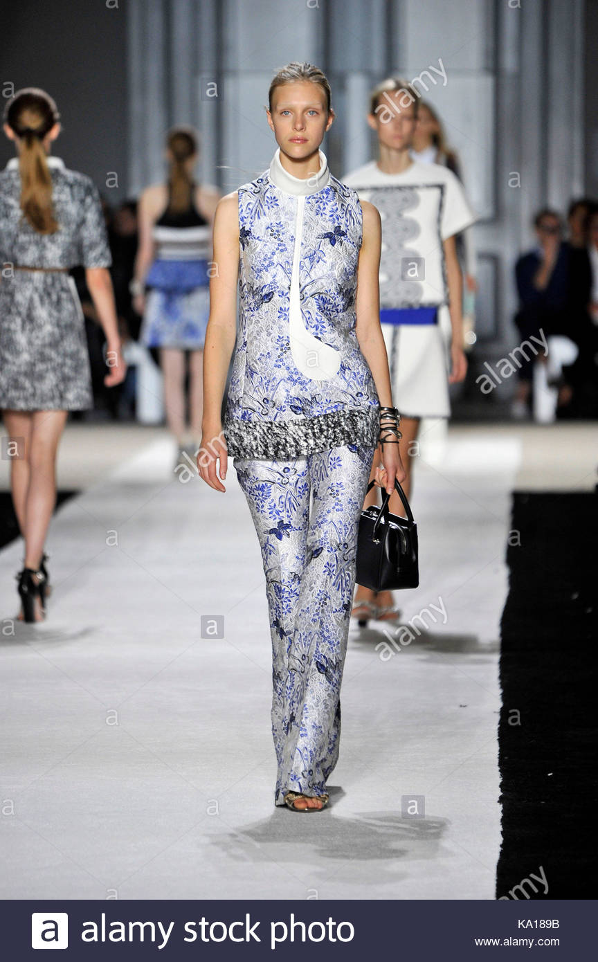 Valli giambattista paris shop the shows Valli giambattista paris shop the shows