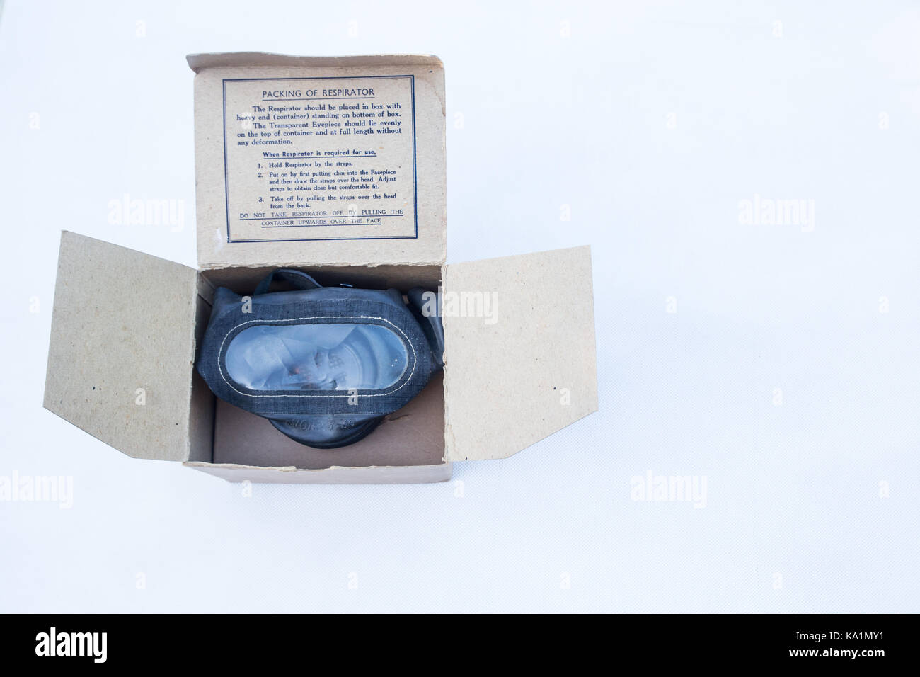 Ww2 gas mask box hires stock photography and images Alamy