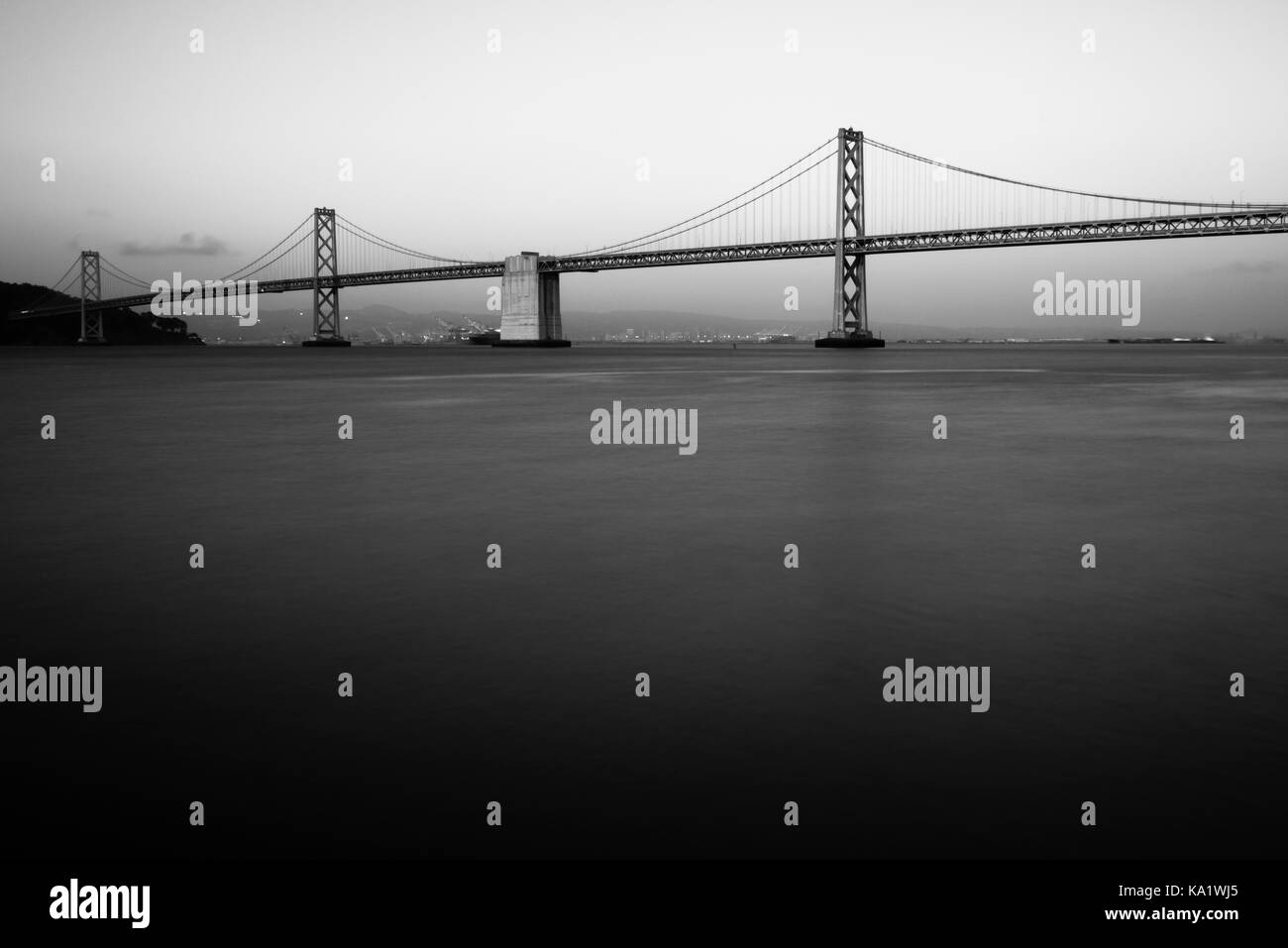 Black and white bridges hi-res stock photography and images - Alamy