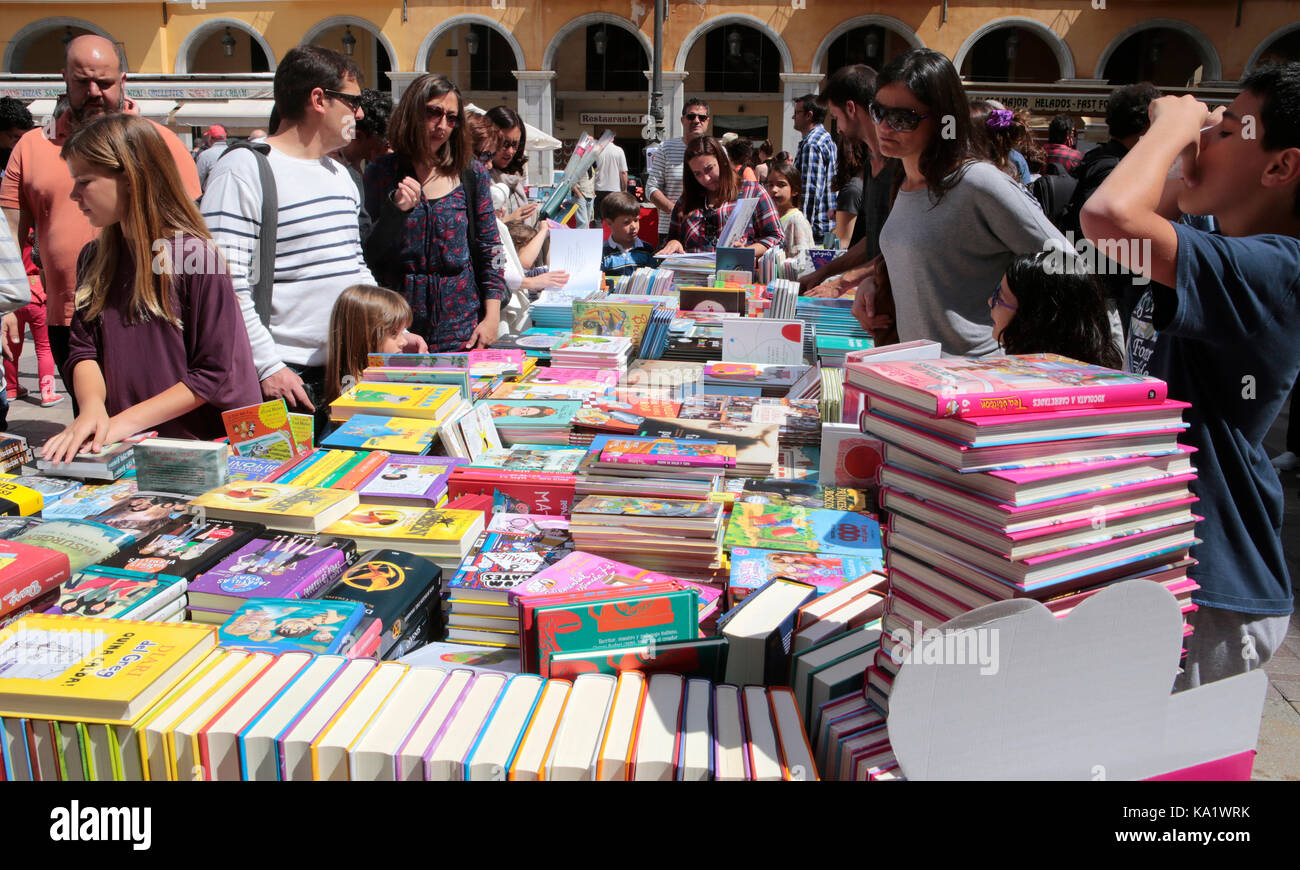 Books and buyers on a Street Books day in the island of Mallorca Stock Photo