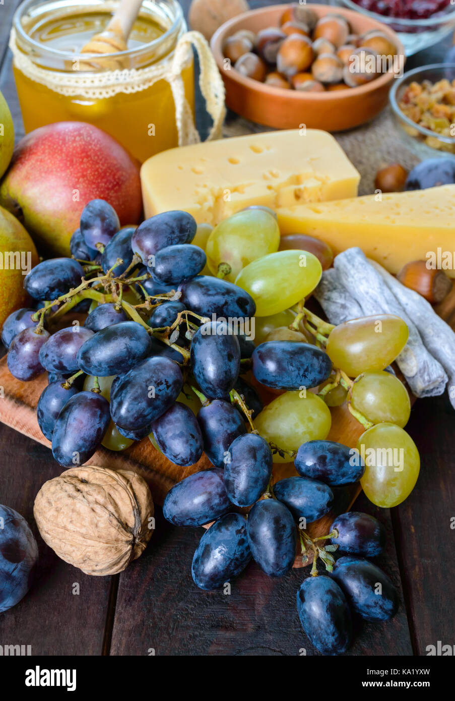 Pears And Grapes High Resolution Stock Photography and Images Alamy